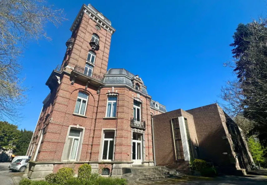 De Blauwe Toren, Belgium